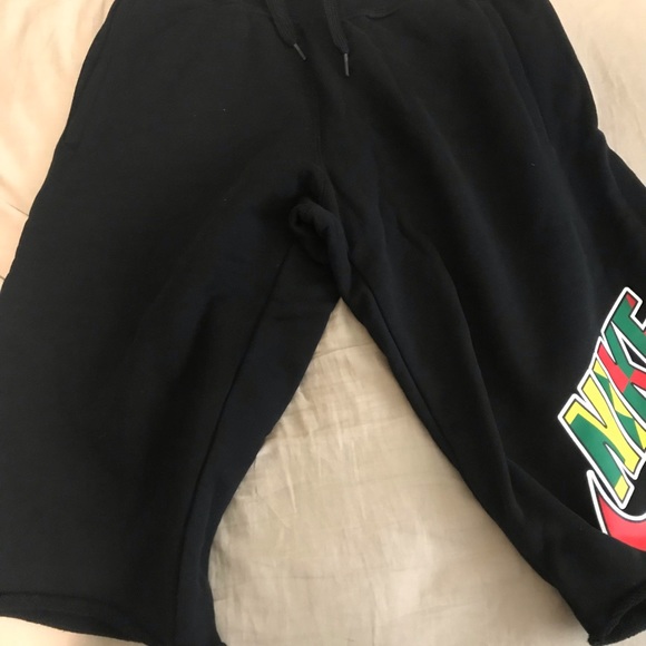 Brand new mens nike shorts size M - Picture 3 of 7